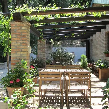 Casale Del Monte Apartmán *